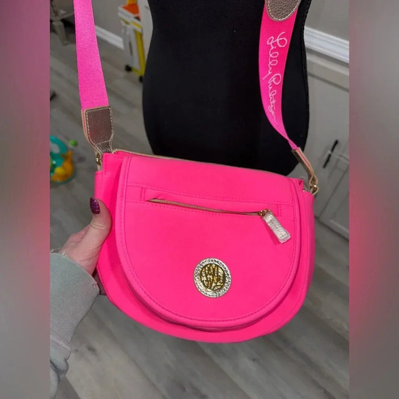 Lilly Pulitzer Giavanna Pink
Neoprene Crossbody Bag - Picture 5 of 14
